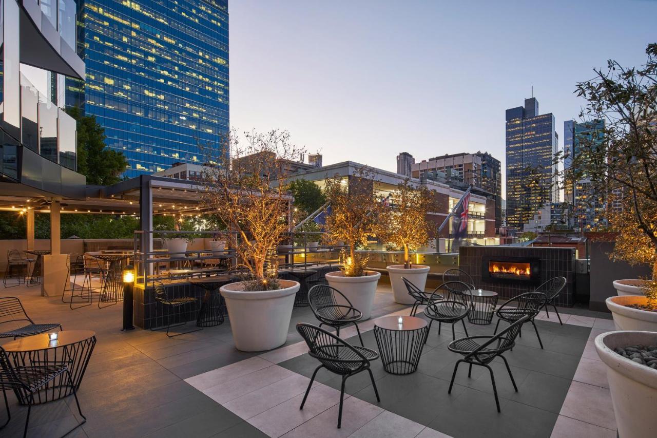 Sheraton Melbourne Hotel Buitenkant foto The rooftop bar at the Crown Hotel
