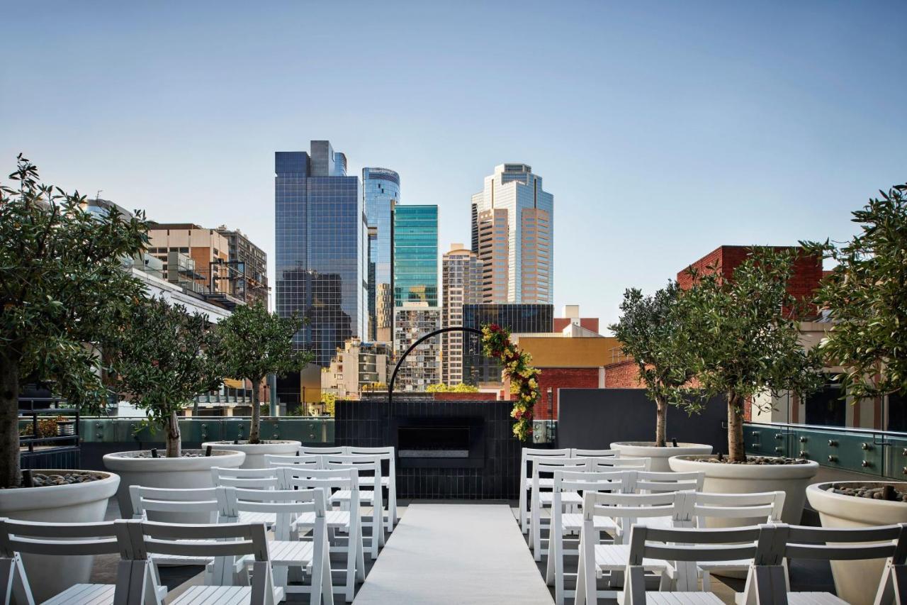 Sheraton Melbourne Hotel Buitenkant foto The rooftop cinema at the Emporium shopping centre
