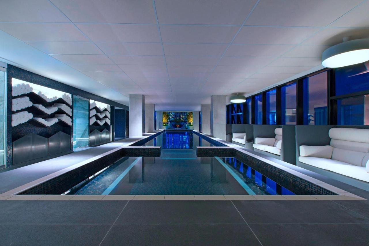 Sheraton Melbourne Hotel Buitenkant foto The Sky Pool