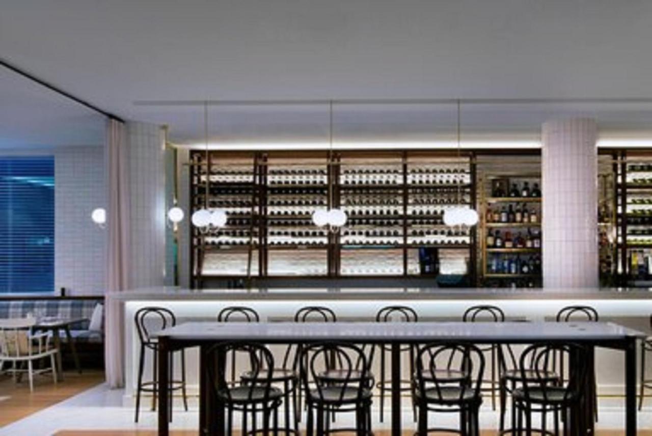 Sheraton Melbourne Hotel Buitenkant foto The bar at the restaurant